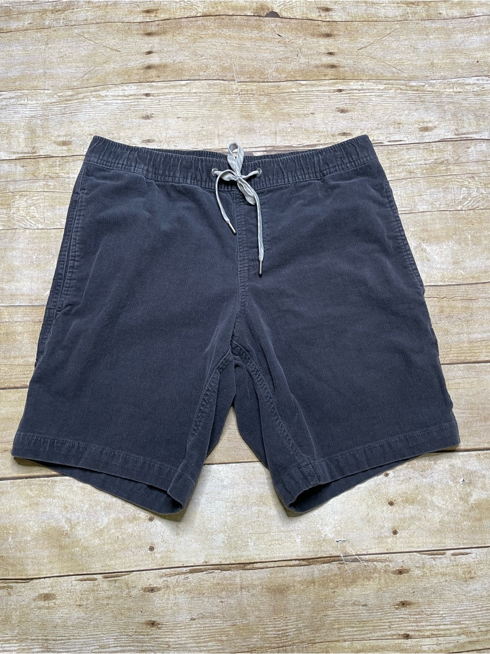 Vuori Men’s Corduroy Optimist Shorts Charcoal Gray